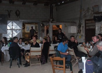 Οι Πόντιοι έφτιαξαν κρητική ρακή κι έστησαν ποντιακό γλέντι στο Κεραμούτσι Ηρακλείου (φωτο)