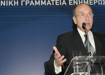 Κρίσιμη η κατάσταση της υγείας του Κωστή Στεφανόπουλου