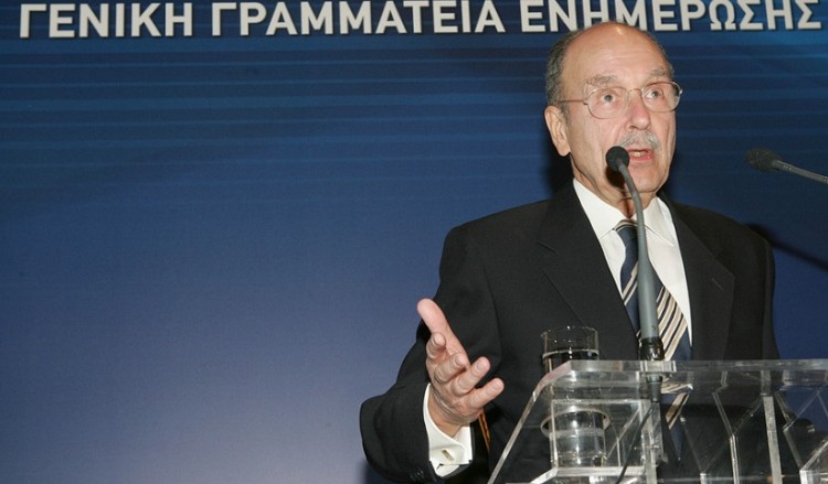 Κρίσιμη η κατάσταση της υγείας του Κωστή Στεφανόπουλου