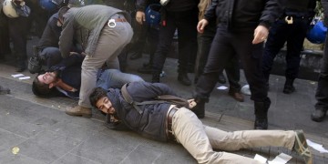 Θύελλα από την προφυλάκιση ηγεσίας και βουλευτών του HDP στην Τουρκία