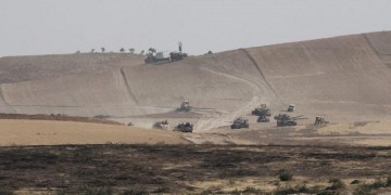 Η Τουρκία στέλνει ενισχύσεις στα σύνορα με τη Συρία