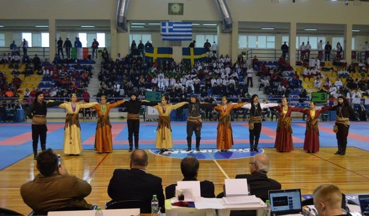 Με ποντιακούς χορούς η έναρξη του Ευρωπαϊκού Πρωταθλήματος Shotokan Καράτε (φωτο)
