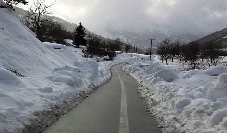 Ισχυρές βροχές και χιονοπτώσεις, χαμηλές θερμοκρασίες την Πέμπτη