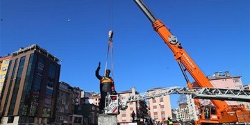 Αποκαθήλωσε άγαλμα του Κεμάλ Ατατούρκ ο Ερντογάν