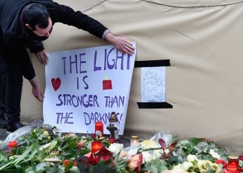 Ασύλληπτος κυκλοφορεί ο δράστης του Βερολίνου – Σε δύσκολη θέση η Μέρκελ