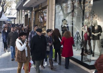 Κυριακή σήμερα και τα μαγαζιά είναι ανοιχτά 3