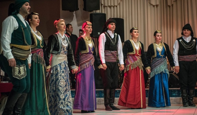 Μοναδικές στιγμές στον ετήσιο χορό της Ευξείνου Λέσχης Χαρίεσσας (φωτο, βίντεο)