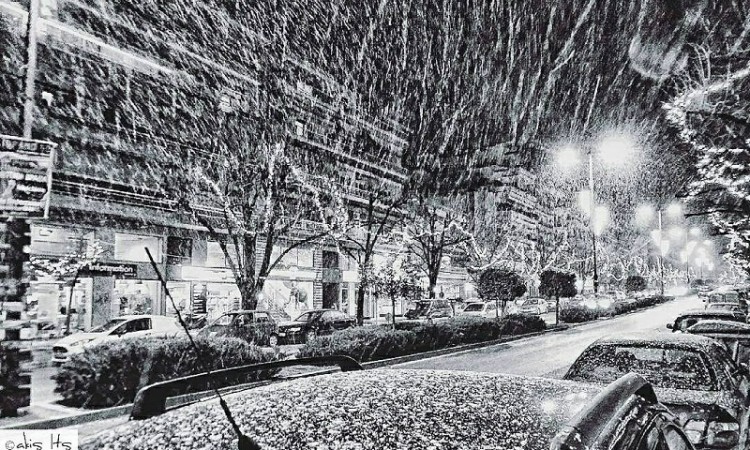 Στα λευκά η Ελλάδα – Το έστρωσε σε περιοχές της Αθήνας
