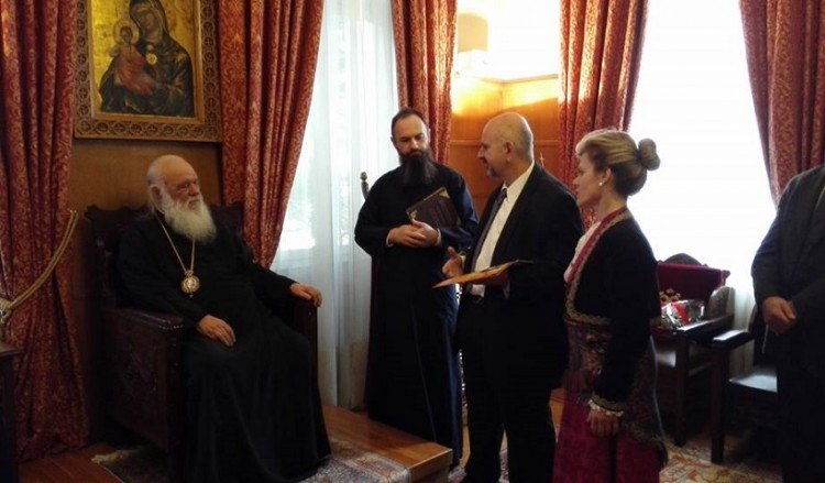 Στον Αρχιεπίσκοπο Ιερώνυμο τα είπε η Εύξεινος Λέσχη Νάουσας (φωτο)