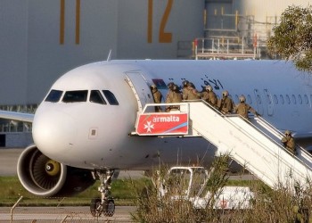 Ρεπλίκες τα όπλα των αεροπειρατών στη Μάλτα