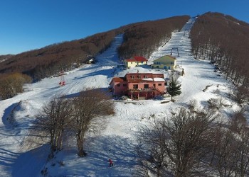 Βόλος: Έντονη χιονόπτωση στα ορεινά της Μαγνησίας
