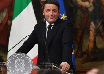 Παγώνει προσωρινά η παραίτηση Ρέντσι