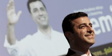 Ο Ντεμιρτάς διακομίσθηκε στο νοσοκομείο για ιατρικές εξετάσεις