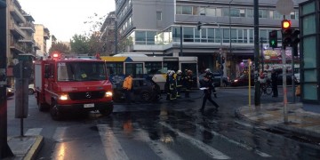 Σοβαρό τροχαίο στη Συγγρού με τραυματίες (βίντεο)