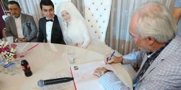 Ιερωμένοι θα τελούν τους πολιτικούς γάμους στην Τουρκία