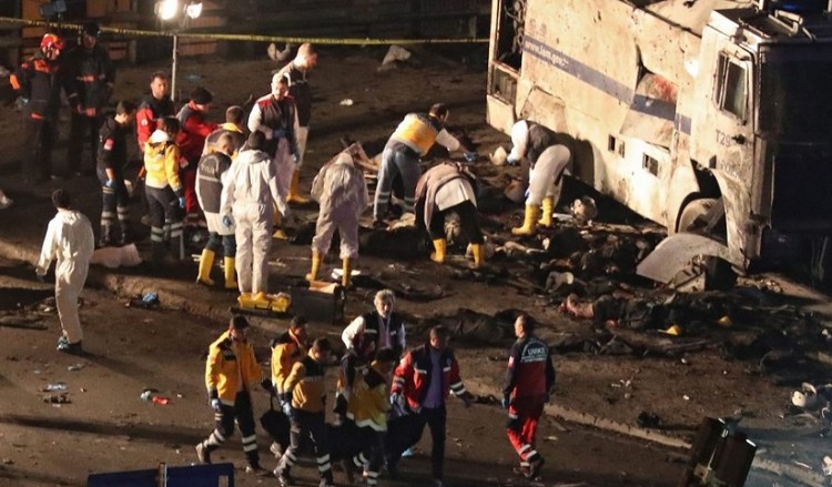 Διπλή φονική έκρηξη στην Κωνσταντινούπολη (βίντεο)