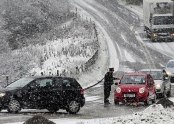 Κλειστά σχολεία σε Γρεβενά, Τσοτύλι και Πεντάλοφο λόγω χιονοπτώσεων