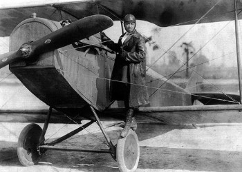 Bessie Coleman, η πρώτη αφροαμερικανή με άδεια πιλότου