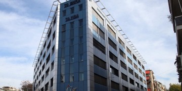 Αναστέλλουν την έκδοσή τους «Το Βήμα» και «Τα Νέα»