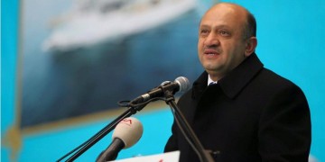 Προκαλεί ο Τούρκος υπουργός Άμυνας: Πολιτική η απόφαση του Αρείου Πάγου για τους «8»