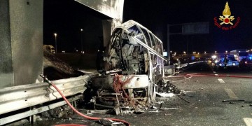 Μαθητές στην πλειοψηφία τους τα θύματα της νέας τραγωδίας στην Ιταλία (φωτο,  βίντεο) - Media Gallery