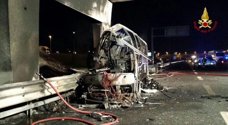 Μαθητές στην πλειοψηφία τους τα θύματα της νέας τραγωδίας στην Ιταλία (φωτο,  βίντεο) - Media Gallery
