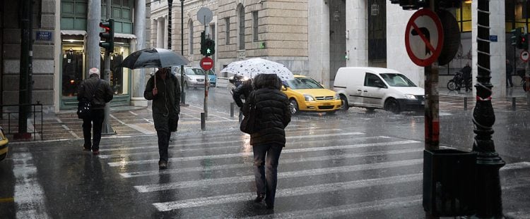 Καιρός: Βροχές, ομίχλη, θυελλώδεις άνεμοι