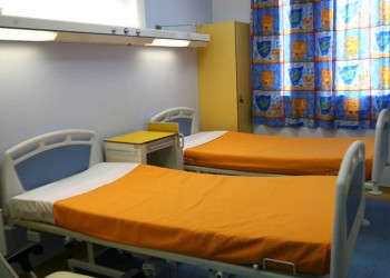 Θύελλα αντιδράσεων στο δημοσίευμα του «Guardian» για το ελληνικό σύστημα υγείας