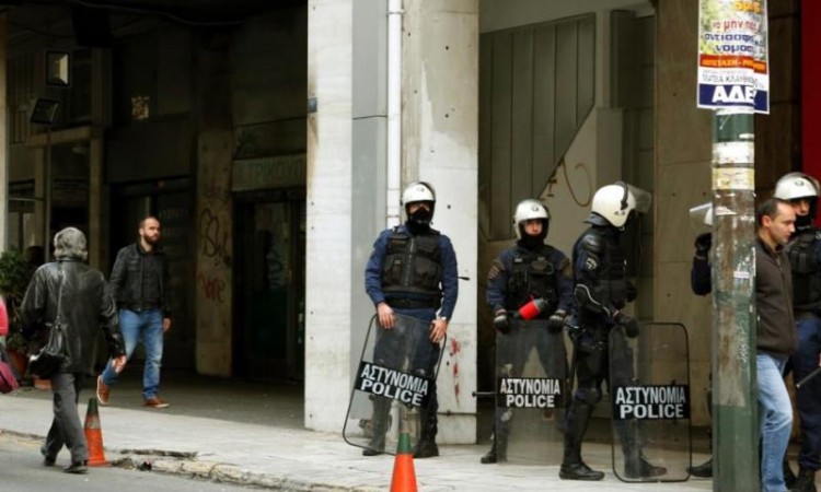 Το καλάσνικοφ «μίλησε» για την επίθεση στα γραφεία του ΠΑΣΟΚ