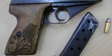 Έβγαλε πιστόλι γιατί ο λογαριασμός ήταν μεγάλος