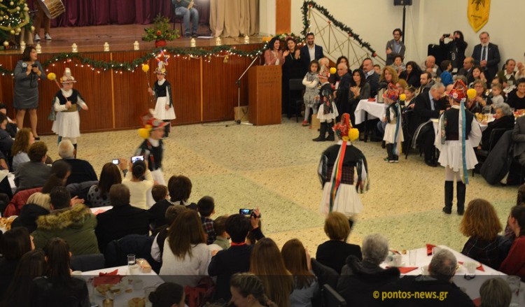 Συγκίνησε η νέα γενιά Μωμόγερων της Ένωσης Πειραιώς-Κερατσινίου-Δραπετσώνας (φωτο, βίντεο)