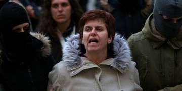 Στη μητέρα της Πόλας Ρούπα η επιμέλεια του γιου της