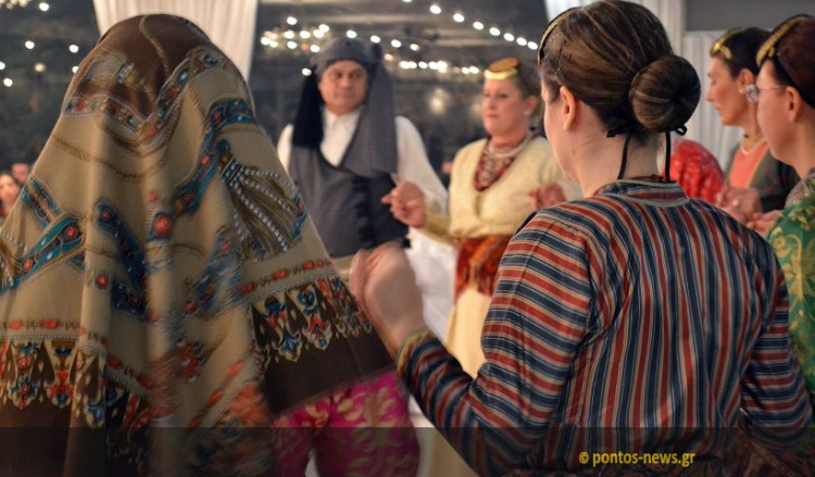 Με κοινωνικά μηνύματα ο ετήσιος χορός της «Σινώπης» Νέας Ιωνίας (φωτο, βίντεο)