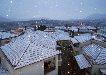 Με χιόνια και δριμύ ψύχος τα Θεοφάνια