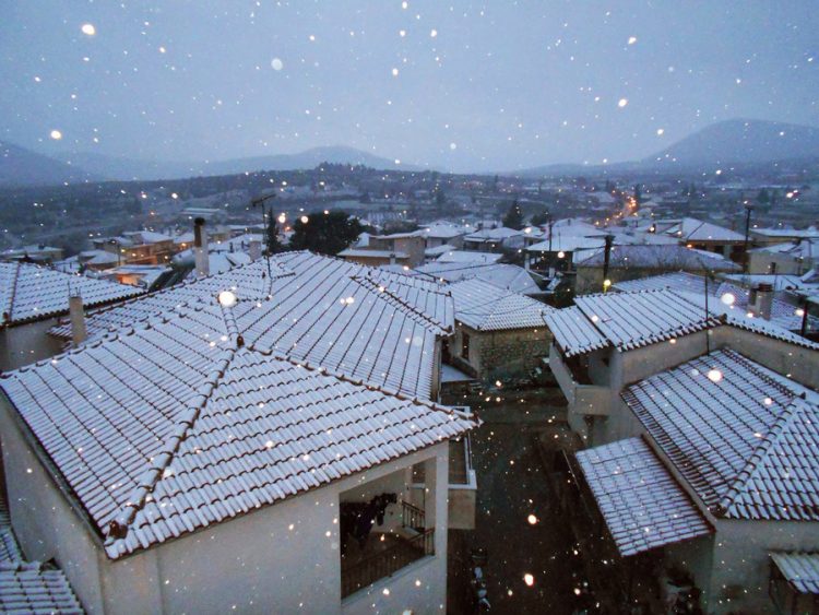 Με χιόνια και δριμύ ψύχος τα Θεοφάνια