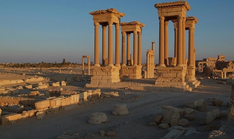 Το Τετράπυλον και το Ρωμαϊκό Θεάτρο της Παλμύρας κατέστρεψε το Ισλαμικό Κράτος