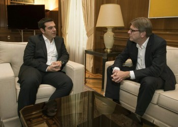 Φερχόφστατ προς Τσίπρα: Να μην εκδοθούν οι 8 στην Τουρκία