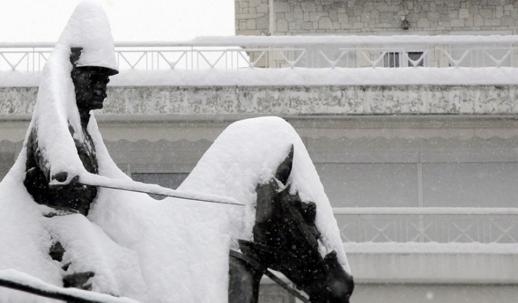 Έκτακτο δελτίο ΕΜΥ: Αγριεύει ο καιρός με βροχές, χιόνια και κρύο