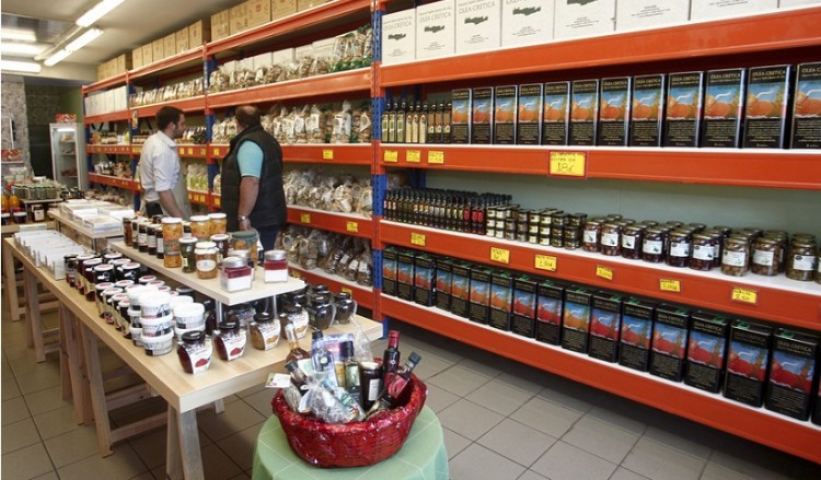 Πώς θα λειτουργήσουν τα καταστήματα την Καθαρά Δευτέρα
