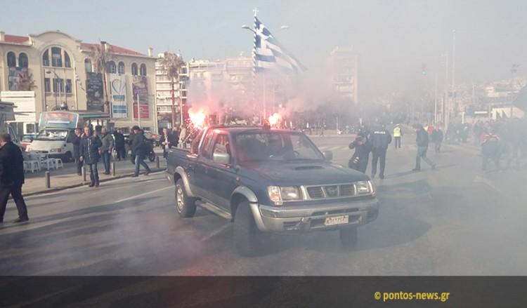 Τρακτέρ στο κέντρο της Θεσσαλονίκης – Ένταση έξω από τη ΔΕΘ (φωτο)