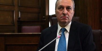 Έφυγε ξαφνικά ο βουλευτής της ΝΔ Βαγγέλης Μπασιάκος