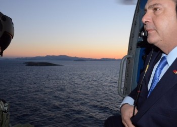 Τουρκικά F-16 έκαναν επίδειξη δύναμης στον Καμμένο, στα Ίμια