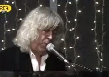 Σε λαϊκό προσκύνημα η σορός του Λουκιανού Κηλαηδόνη
