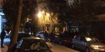 Στην Κοζάνη 40χρονος στρατιωτικός πυροβολούσε από το μπαλκόνι του (βίντεο)