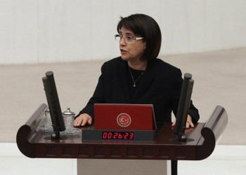 Οι τουρκικές αρχές συνέλαβαν και τη Λεϊλά Ζάνα