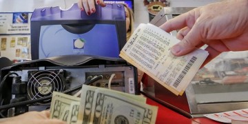 Ένα και μόνο δελτίο κέρδισε το Powerball των 435 εκατ. δολαρίων στις ΗΠΑ