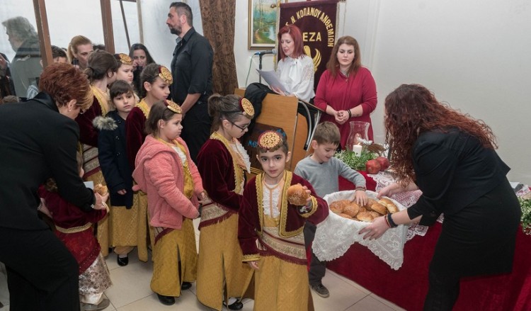 Κοσμοσυρροή στην κοπή βασιλόπιτας της «Μίεζας» Κοπανού (φωτο, βίντεο)