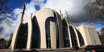 Οι γερμανικές Αρχές ερευνούν Τούρκους ιμάμηδες για κατασκοπεία!