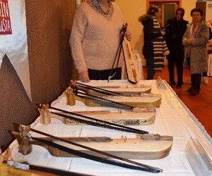 Σεμινάρια κατασκευής ποντιακής λύρας στην Τραπεζούντα