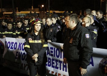 Νομοθετική ρύθμιση για τη μονιμοποίηση των πυροσβεστών πενταετούς θητείας